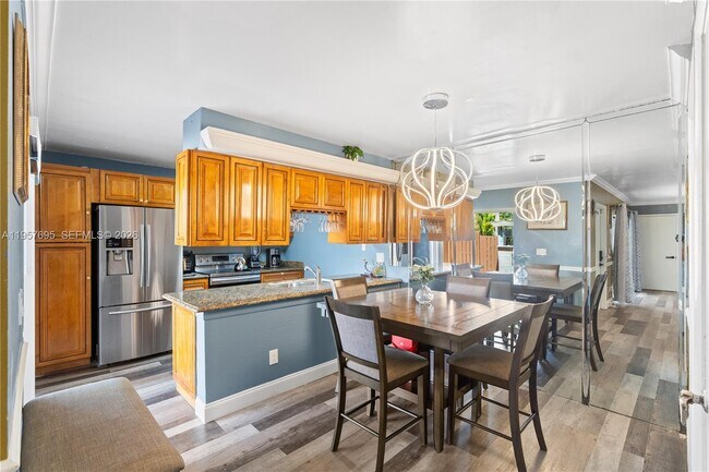 Building Photo - 1600 Coral Ave