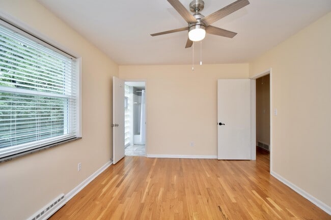 Building Photo - 7236 Longfield Dr