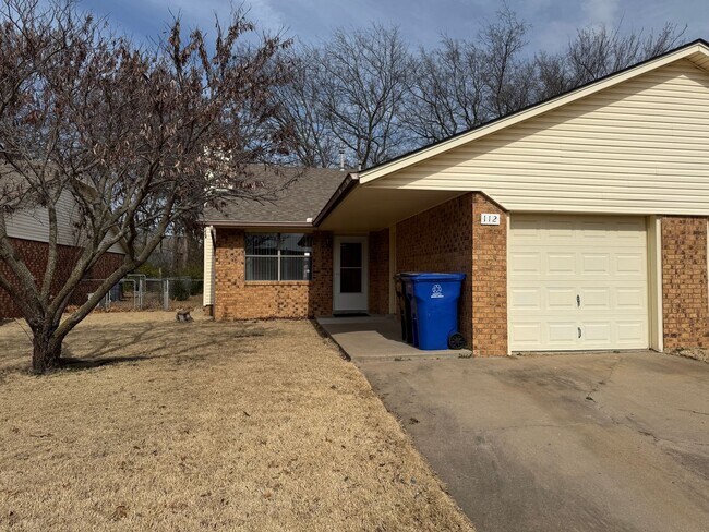 Building Photo - Broken Arrow 3 bedroom 2 Bath Duplex