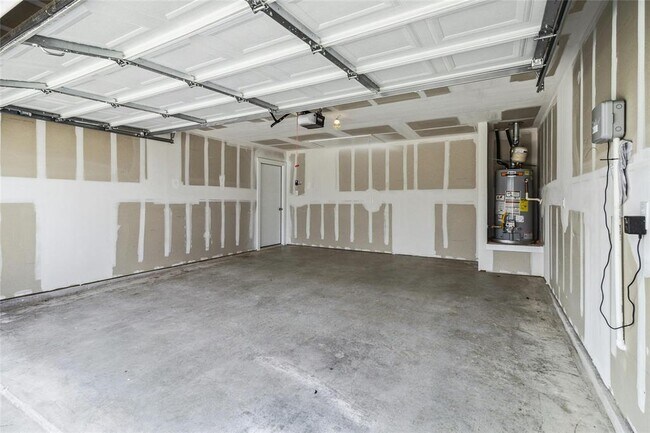 Building Photo - 605 Jane Long Dr