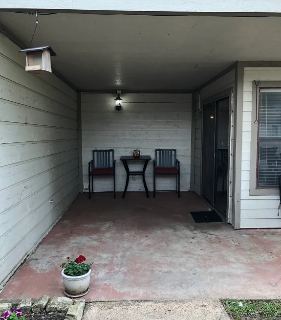 Building Photo - 1346 Airline Dr