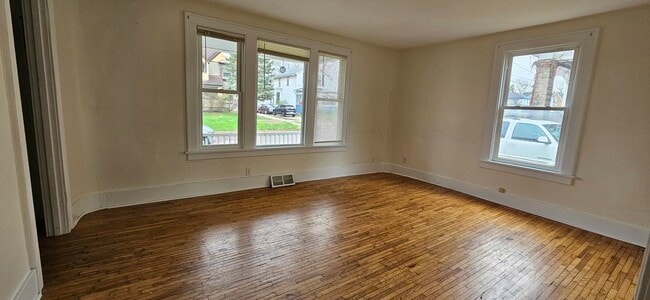 Building Photo - 214 S Church St