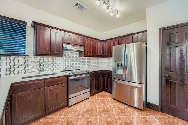 Building Photo - 10901 Parkfield Dr