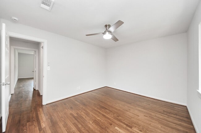 Building Photo - 8102 Bob White Dr