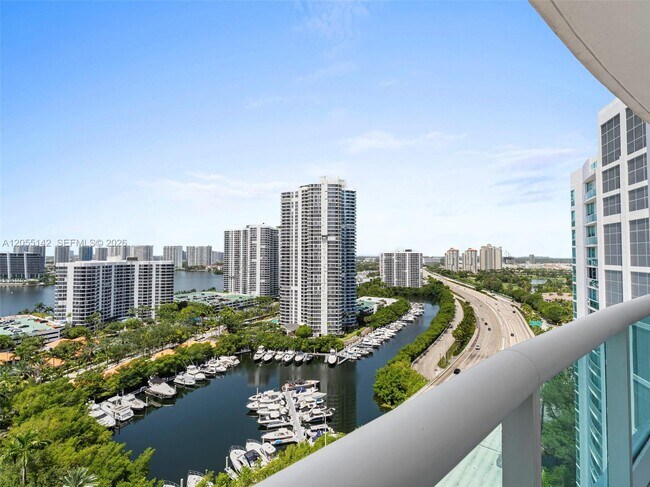 Building Photo - 19400 Turnberry Way