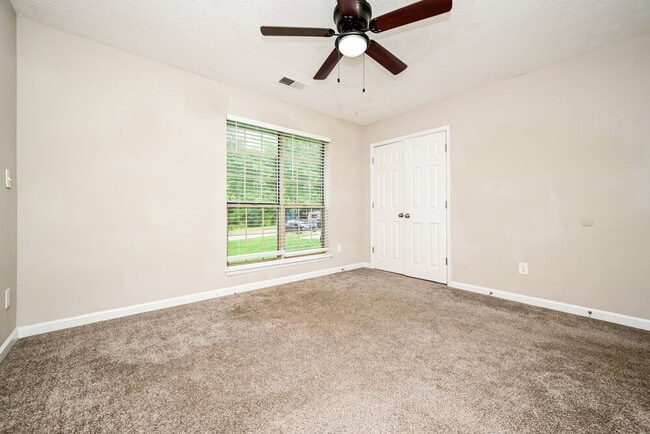 Building Photo - 2921 Sunset Ct