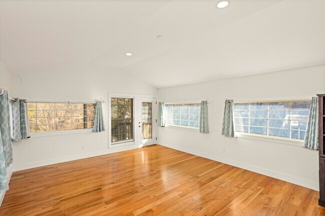 Building Photo - 312 Paragon Mills Rd