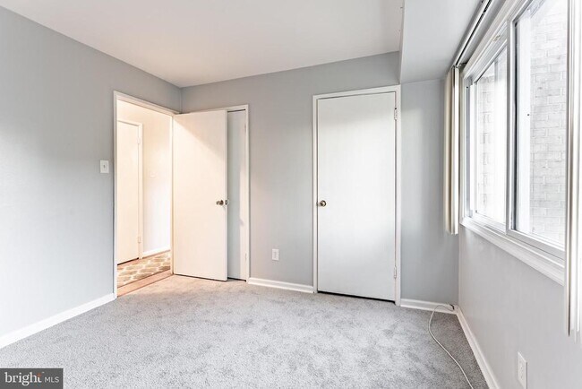 Building Photo - 2908 Kings Chapel Rd