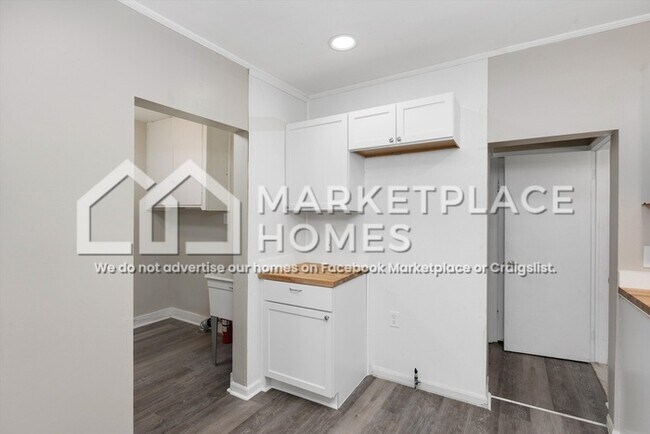 Building Photo - 7094 Fisher Ave