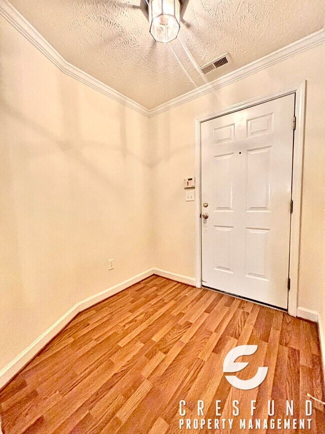 Building Photo - 1711 Renwick Dr
