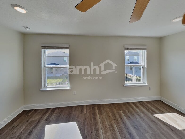 Building Photo - 5993 Sycamore Pl St