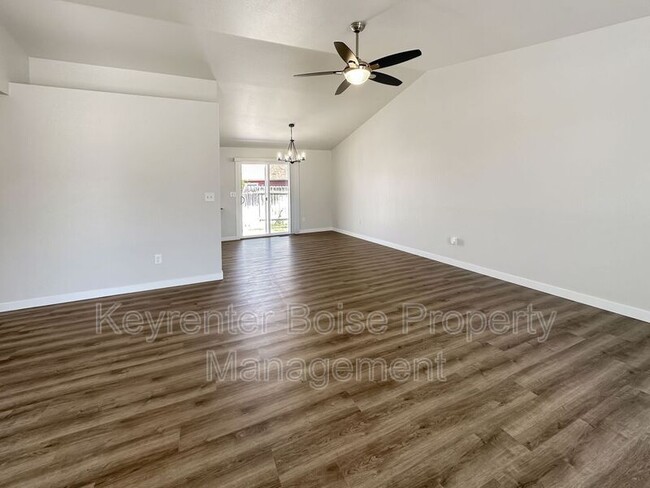 Building Photo - 1350 W Yost Ct