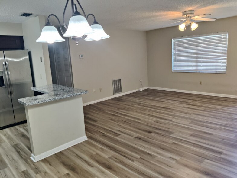 Building Photo - 5461 Placid Lakes Blvd