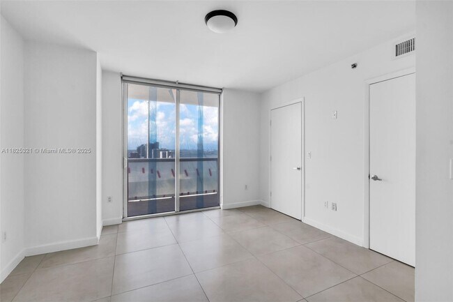 Building Photo - 50 Biscayne Blvd