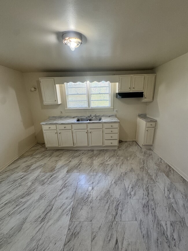 Building Photo - 4208 47th Ave N