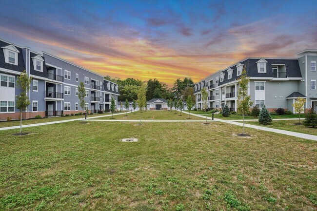 Building Photo - 280 Salmon Brook St