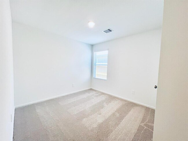 Building Photo - 3007 Mallorca Dr
