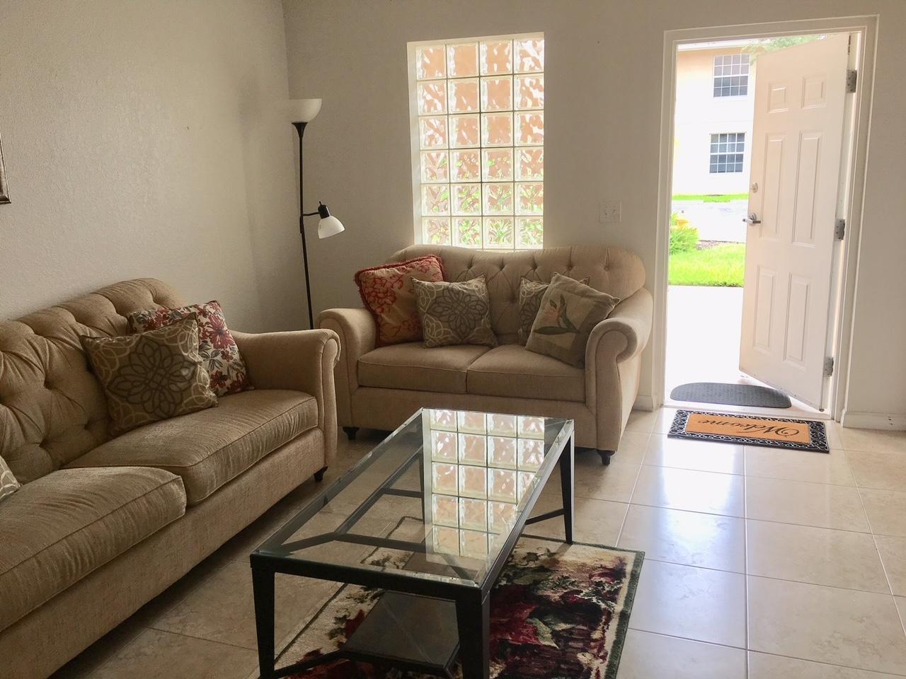 living room - 8313 Bernwood Cove Loop