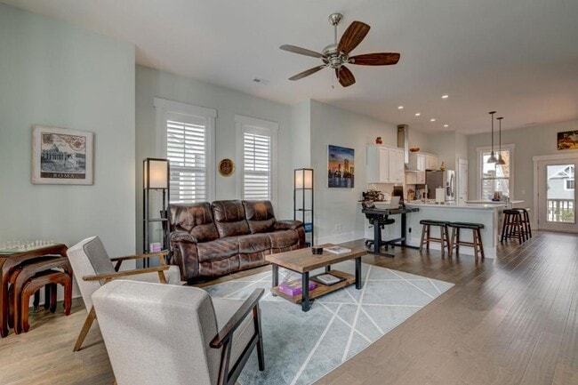 Building Photo - 1817 Bungalow Row