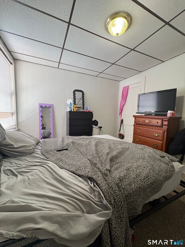 Building Photo - 82 S Main St