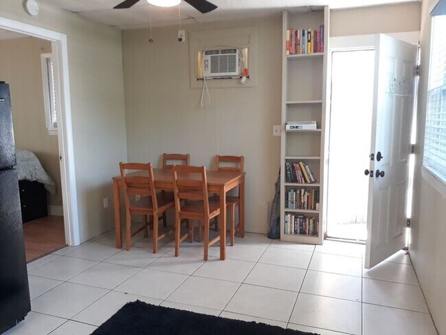 Building Photo - Studio Garage Apartment in Winter Park
