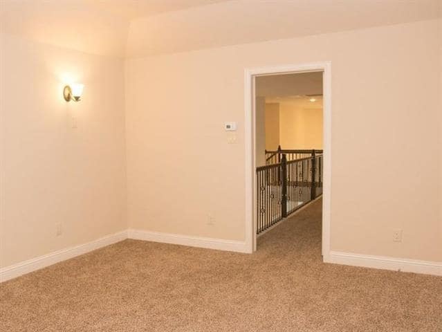 Building Photo - 4428 Saukenuk Ln