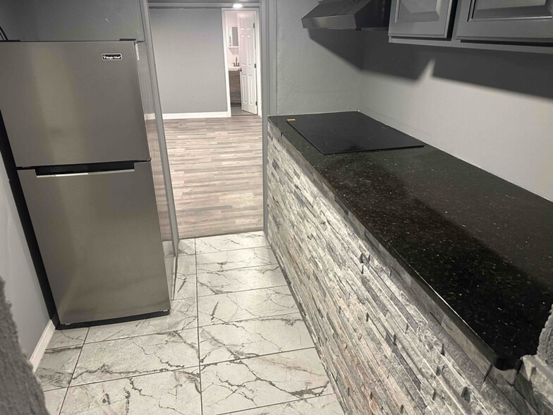 Primary Photo - 4408 Forest View Ave