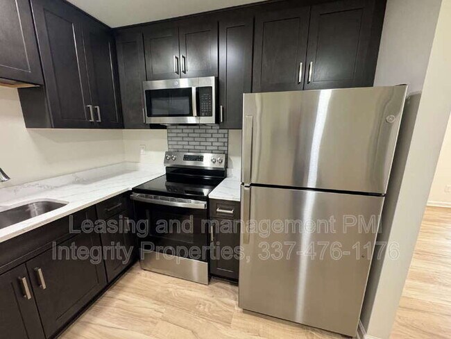 Building Photo - 105 Meaux Blvd