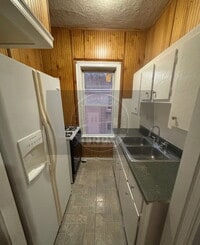 Building Photo - 255 Fountain St