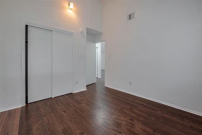 Building Photo - 15331 Peachmeadow Ln