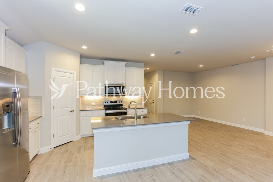 Building Photo - 1736 Reverie Rd