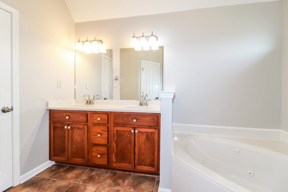 Building Photo - 6284 Manchester St