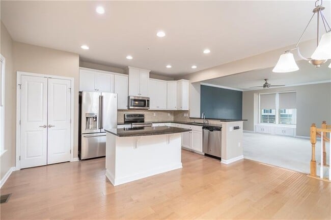 Building Photo - 424 Fairmont Dr