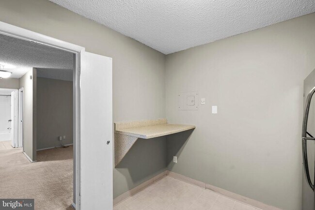 Building Photo - 5225 Pooks Hill Rd