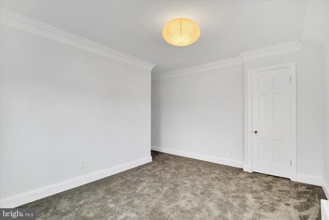 Building Photo - 1002 Chillum Rd