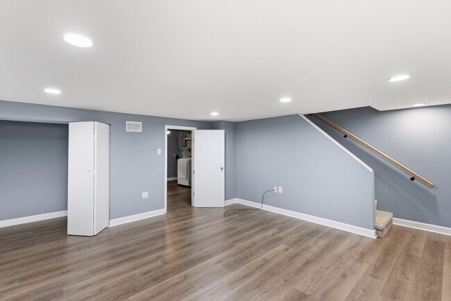 Building Photo - 8130 Kirkwall Ct