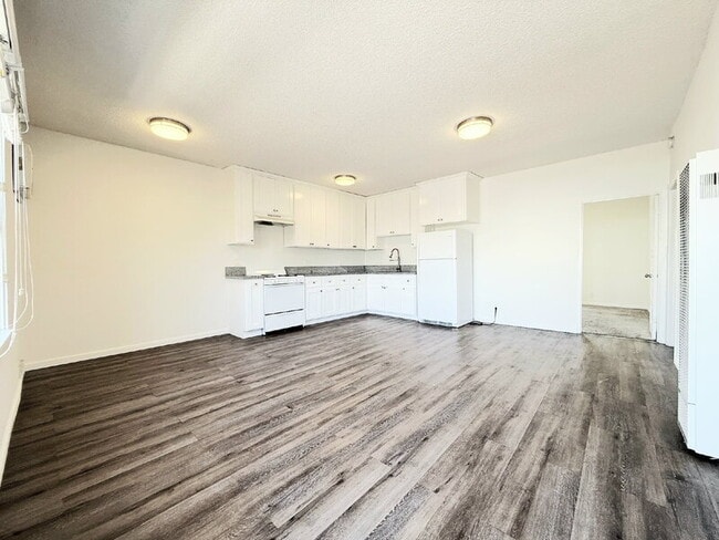 Building Photo - 2926 Dalton Ave