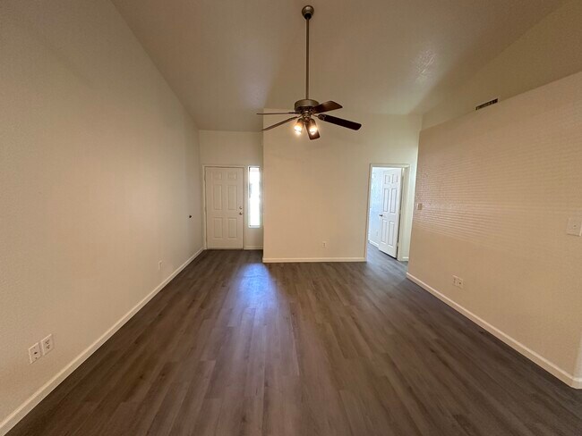 Building Photo - 2776 S Avenue 2 1/2 E