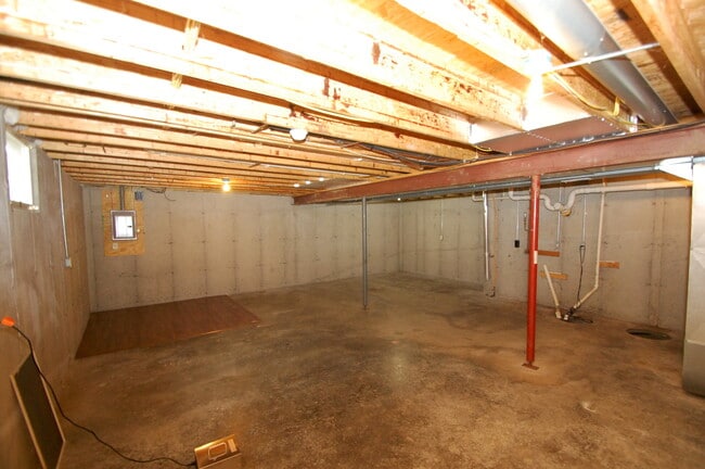 Building Photo - Nice 2-Bedroom Duplex on Tanglewood Drive in Goshen