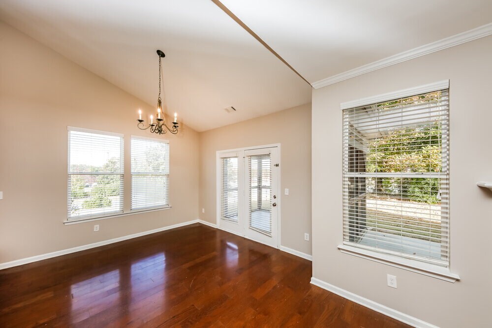 Building Photo - 4550 Black Hills Dr NW