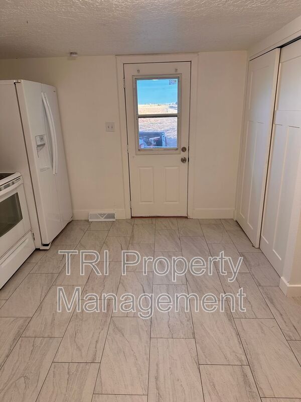 Building Photo - 33066 County Rd 43