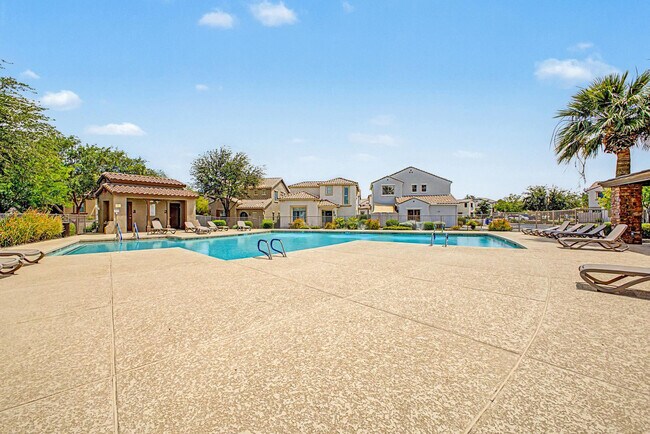 Building Photo - 26616 N Babbling Brook Dr