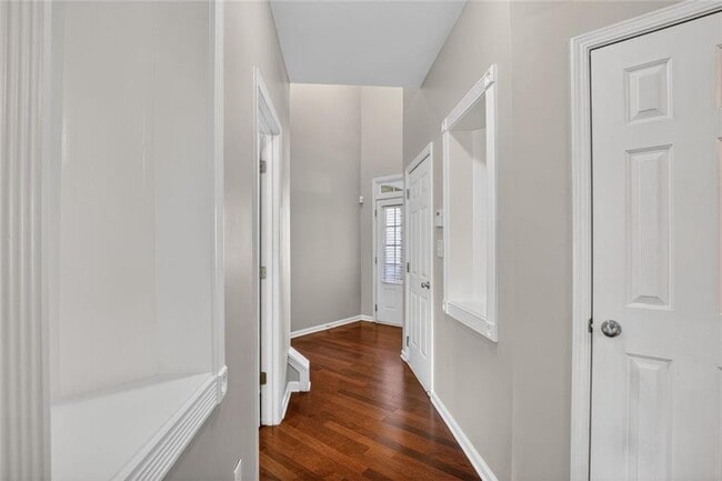 Building Photo - 1656 Granville Ct