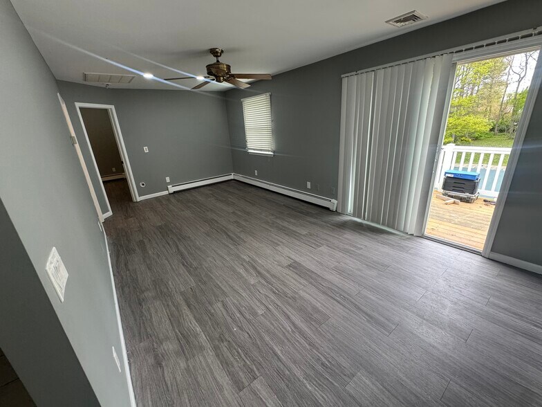 Building Photo - 309 Aster Rd