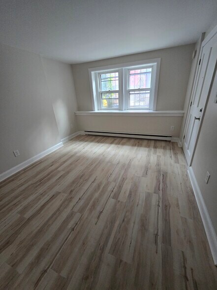 Building Photo - 271 Hudson Ave