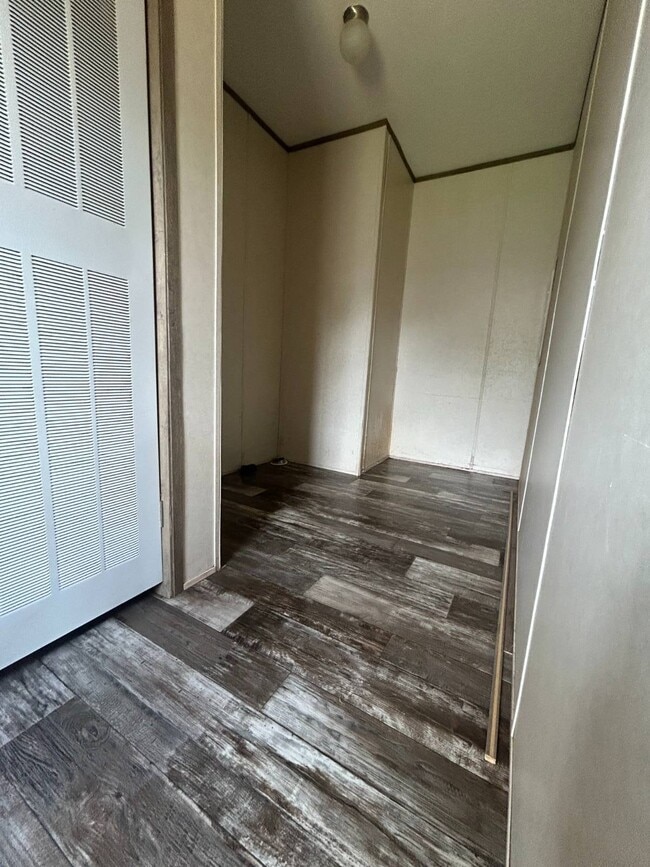 Building Photo - 575 Payne Creek Est