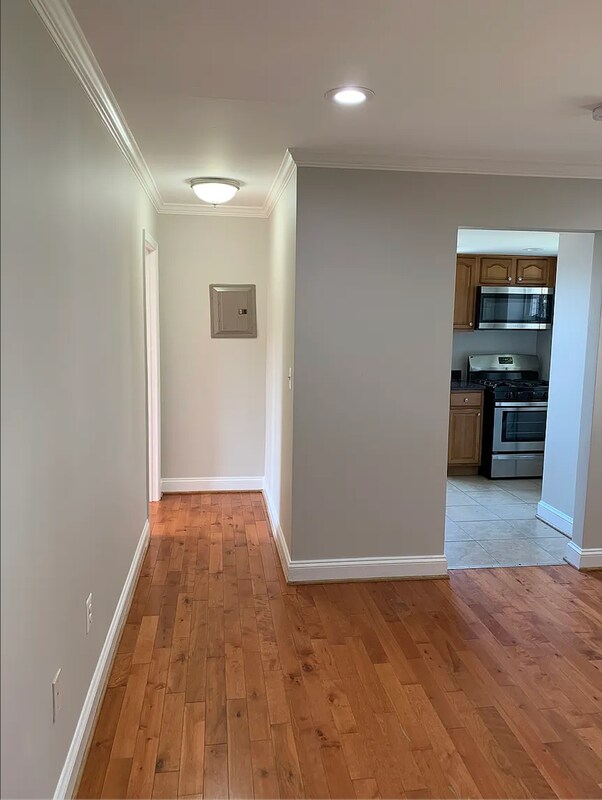 Building Photo - 3878 9th St SE