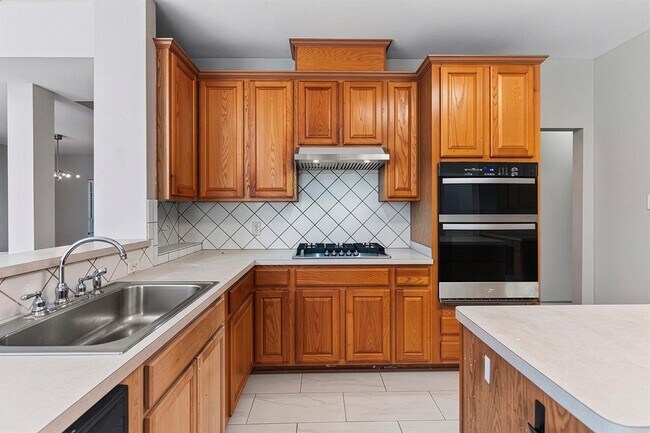 Building Photo - 7021 Gentle Oak Dr