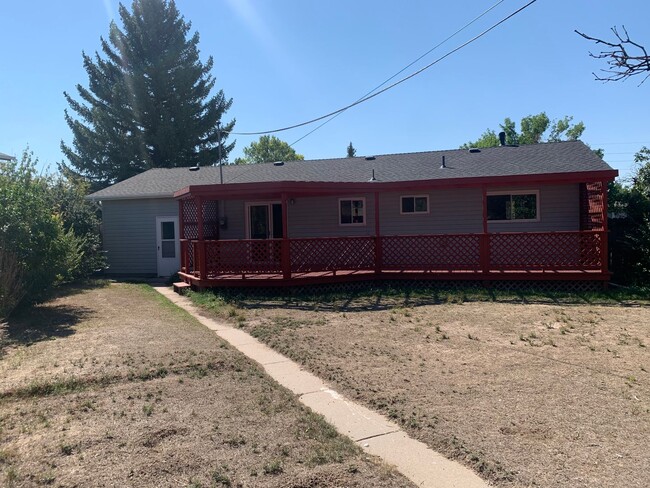 Building Photo - 3 BEDROOMS, PLUS BONUS ROOM, 2 BATHROOM, S...