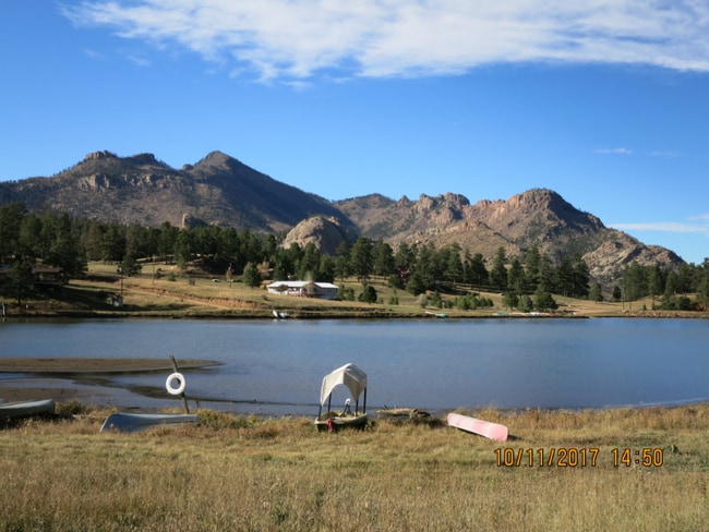 Building Photo - 15729 Pine Lake Dr